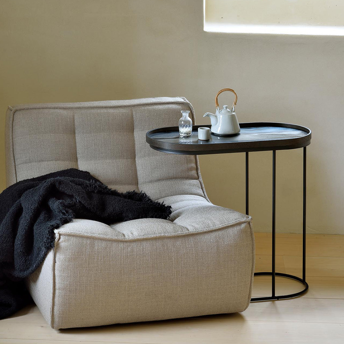 Table à plateau Oblong en métal et bois - L 69 cm